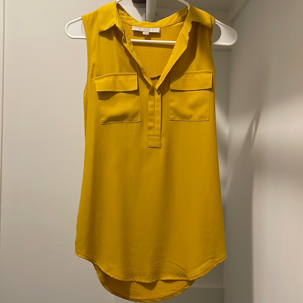 Loft yellow/gold colored tank in XS